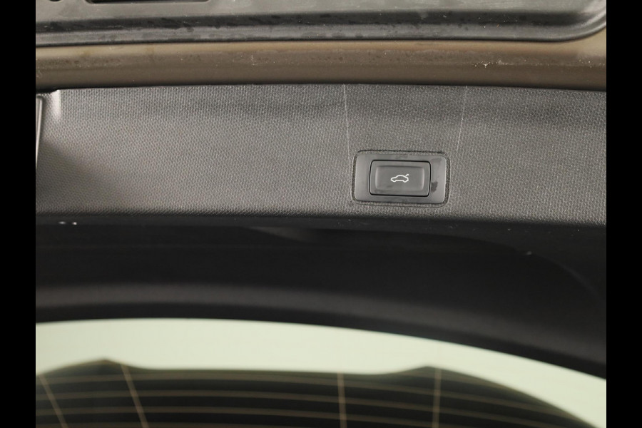 CUPRA Terramar 1.5 TSI e-Hybrid Business 204PK | Trekhaak | Matte Lak | Sennheiser | Elektrisch Verstelbare Voorstoelen | 360 Camera |