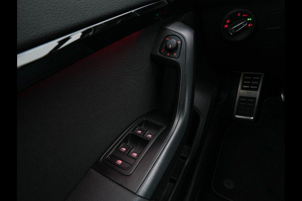 Seat Ateca 1.5 TSI FR Business Intense (INCL-BTW) *FULL-LED | SPORTSEATS | NAVI-FULLMAP | LEATHER-MICROFIBRE | CAMERA | KEYLESS | DAB+ | CARPLAY | ECC | PDC | CRUISE | TOWBAR | 18''ALU*