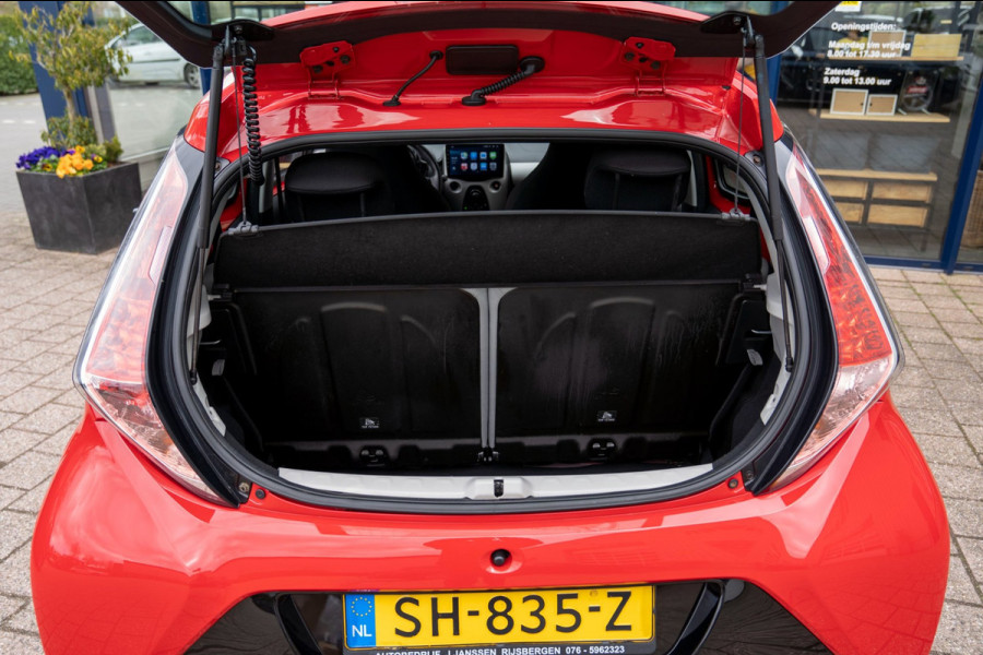 Toyota Aygo 1.0 VVT-i x-Nav | Prijs rijklaar incl. 12 mnd garantie | Bluetooth Usb Camera Airco