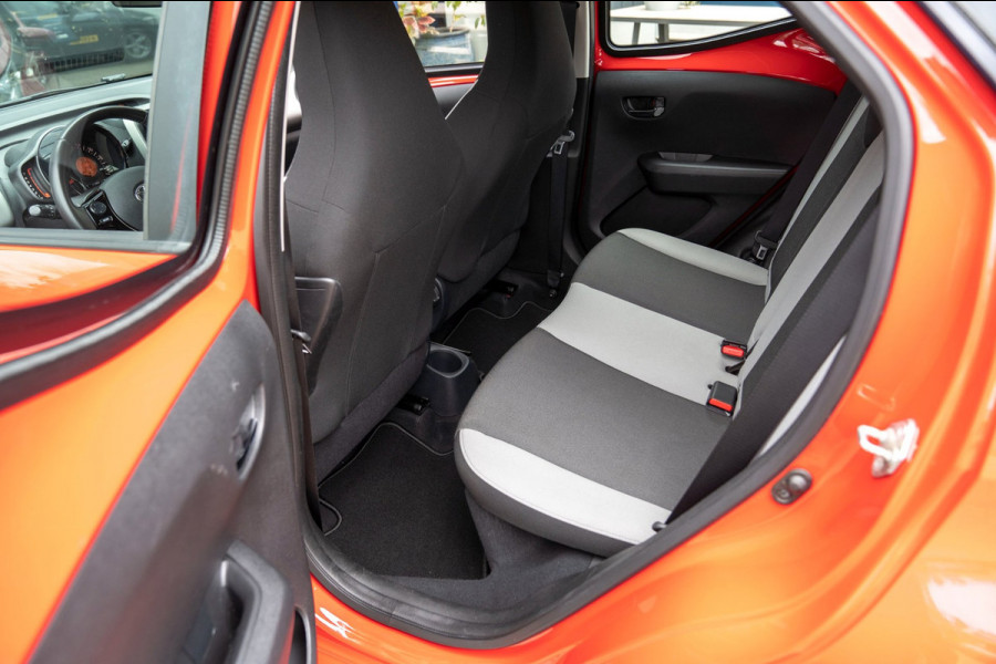 Toyota Aygo 1.0 VVT-i x-Nav | Prijs rijklaar incl. 12 mnd garantie | Bluetooth Usb Camera Airco