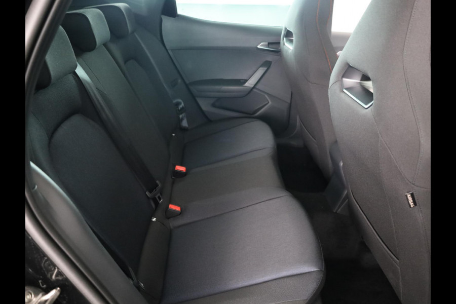 Seat Arona FR Business Connect 1.0 TSI 95 pk 5 versn. Hand | Black pack | Adaptive Cruise | Parkeercamera | |18 inch | Stoelverwarming | Carplay