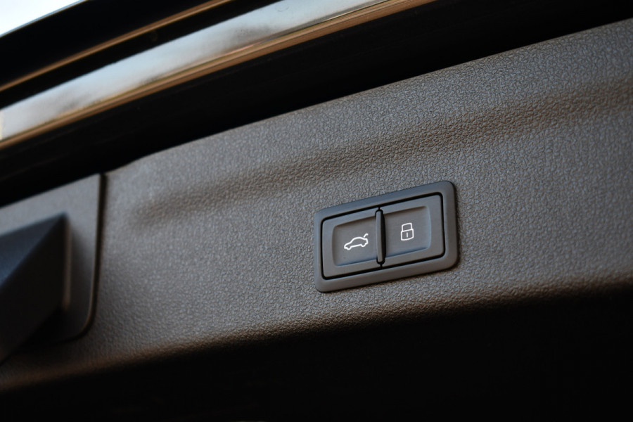 Audi A6 Avant 55 TFSI e quattro Competition Pano HUD ACC 360 Trekh Adp-demping