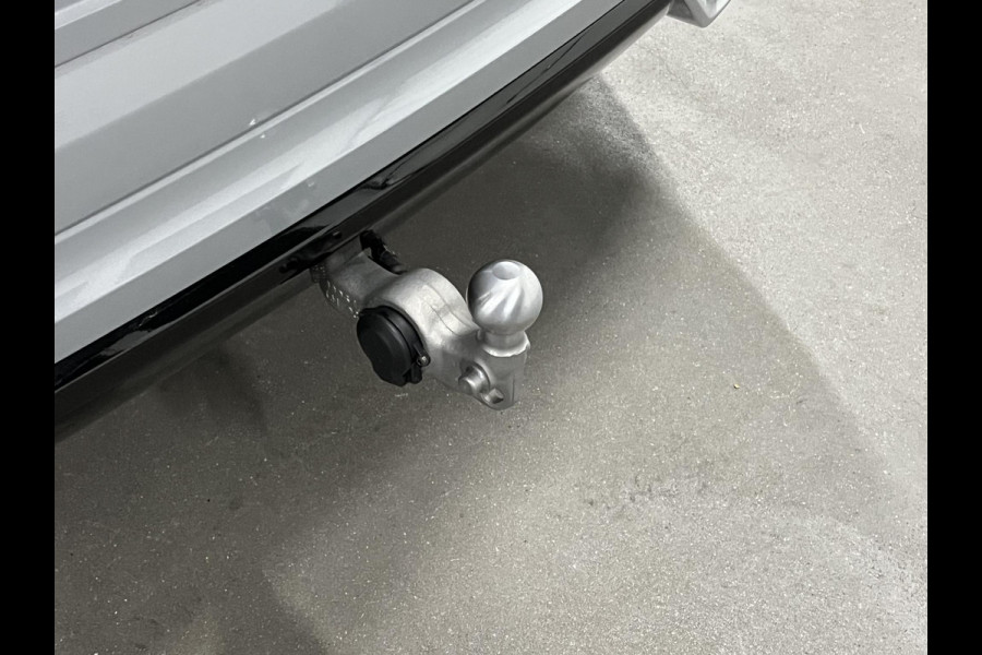 Volvo XC60 T8 PHEV AWD Ultra Black Edition Trekhaak | Bowers & Wilkins |  Massage | Open dak |  Stoel ventilatie | Stoel-/stuurverwarming | Head-up | 360 camera | *455PK*