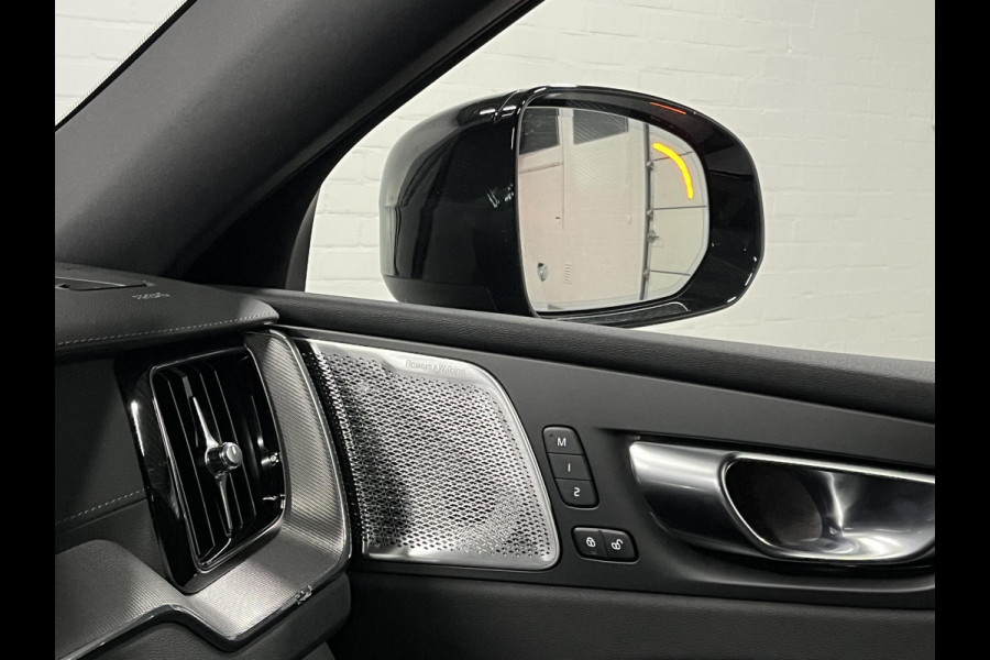 Volvo XC60 T8 PHEV AWD Ultra Black Edition Trekhaak | Bowers & Wilkins |  Massage | Open dak |  Stoel ventilatie | Stoel-/stuurverwarming | Head-up | 360 camera | *455PK*