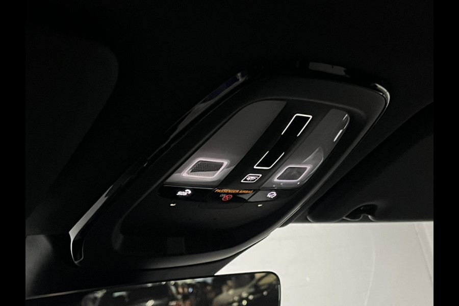 Volvo XC60 T8 PHEV AWD Ultra Black Edition Trekhaak | Bowers & Wilkins |  Massage | Open dak |  Stoel ventilatie | Stoel-/stuurverwarming | Head-up | 360 camera | *455PK*