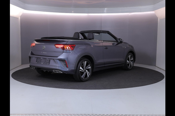 Volkswagen T-Roc Cabrio 1.5 TSI R-Line 150 pk Automaat (DSG) | Navigatie | Trekhaak (afneembaar) | Parkeersensoren (Park assist) | Achteruitrijcamera | Windscherm | Stoel/stuur verwarming | R-Line |
