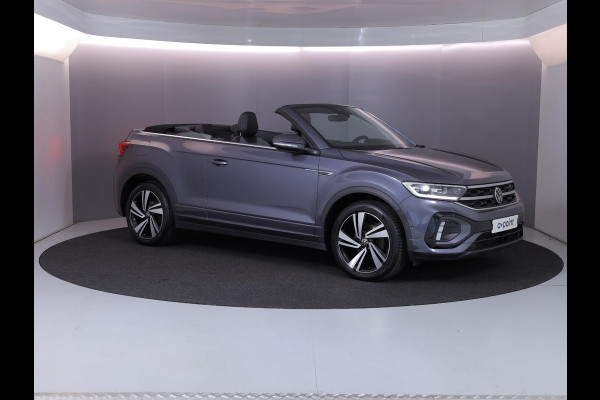 Volkswagen T-Roc Cabrio 1.5 TSI R-Line 150 pk Automaat (DSG) | Navigatie | Trekhaak (afneembaar) | Parkeersensoren (Park assist) | Achteruitrijcamera | Windscherm | Stoel/stuur verwarming | R-Line |