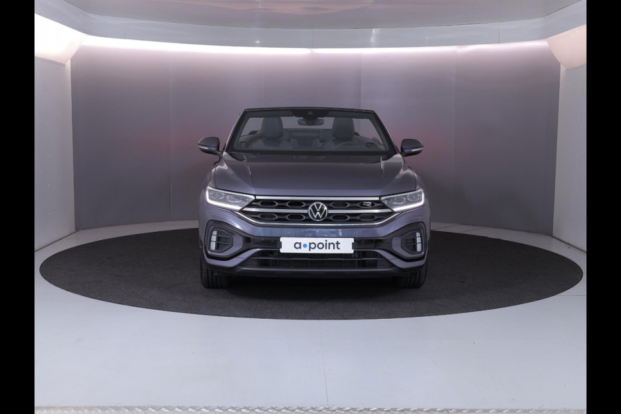 Volkswagen T-Roc Cabrio 1.5 TSI R-Line 150 pk Automaat (DSG) | Navigatie | Trekhaak (afneembaar) | Parkeersensoren (Park assist) | Achteruitrijcamera | Windscherm | Stoel/stuur verwarming | R-Line |