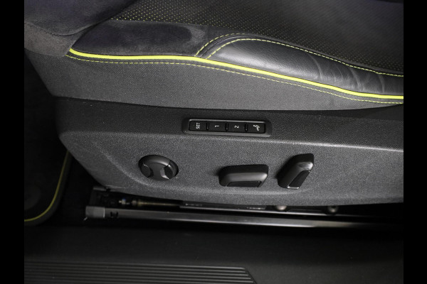 Škoda ENYAQ Coupé iV 80 RS 299pk | SoH 93% | Panoramadak | Elektrisch verstelbare stoelen met geheugen | Verwarmbare voorstoelen en achterbank |