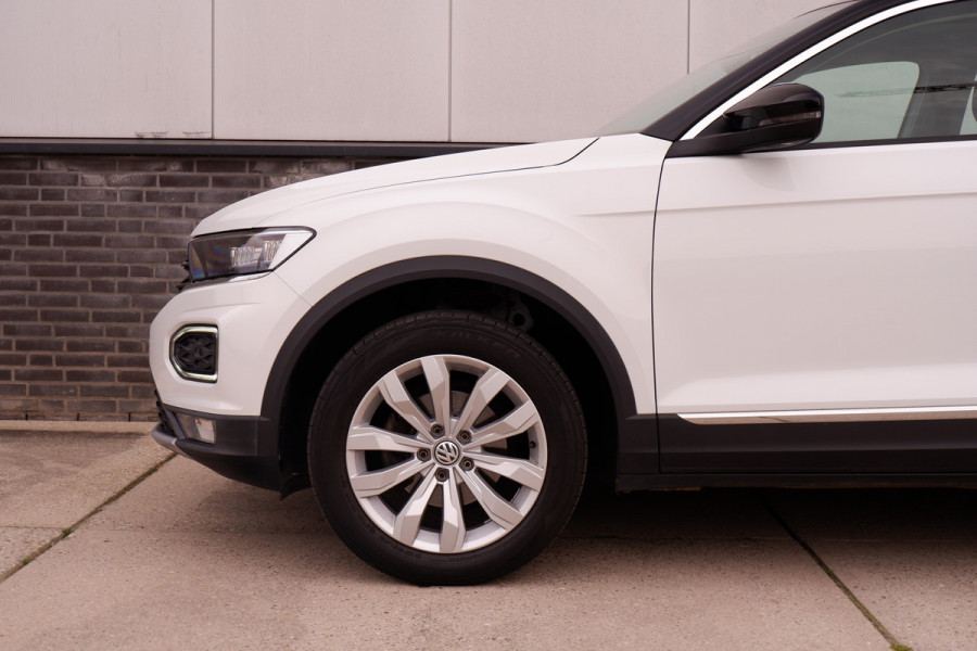 Volkswagen T-Roc 1.5 TSI Sport | Pano | Trekhaak | LED | Carplay | Camera | Virtual Cockpit | PDC