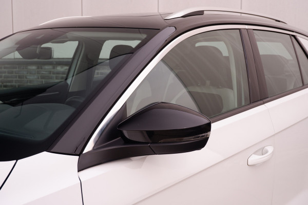 Volkswagen T-Roc 1.5 TSI Sport | Pano | Trekhaak | LED | Carplay | Camera | Virtual Cockpit | PDC