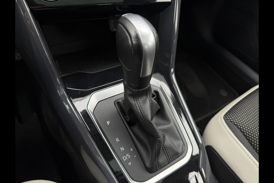 Volkswagen T-Roc 1.5 TSI Sport | Pano | Trekhaak | LED | Carplay | Camera | Virtual Cockpit | PDC