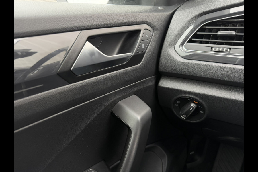 Volkswagen T-Roc 1.5 TSI Sport | Pano | Trekhaak | LED | Carplay | Camera | Virtual Cockpit | PDC