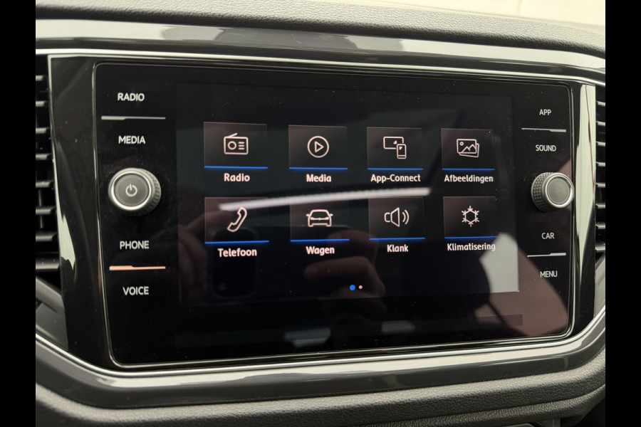 Volkswagen T-Roc 1.5 TSI Sport | Pano | Trekhaak | LED | Carplay | Camera | Virtual Cockpit | PDC