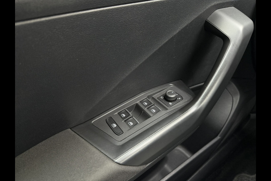 Volkswagen T-Roc 1.5 TSI Sport | Pano | Trekhaak | LED | Carplay | Camera | Virtual Cockpit | PDC