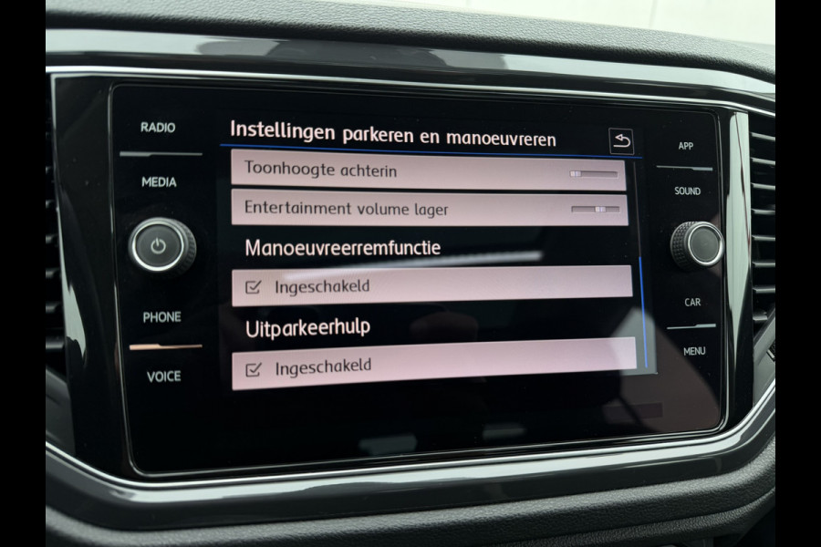 Volkswagen T-Roc 1.5 TSI Sport | Pano | Trekhaak | LED | Carplay | Camera | Virtual Cockpit | PDC