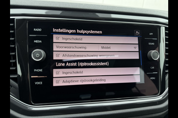 Volkswagen T-Roc 1.5 TSI Sport | Pano | Trekhaak | LED | Carplay | Camera | Virtual Cockpit | PDC
