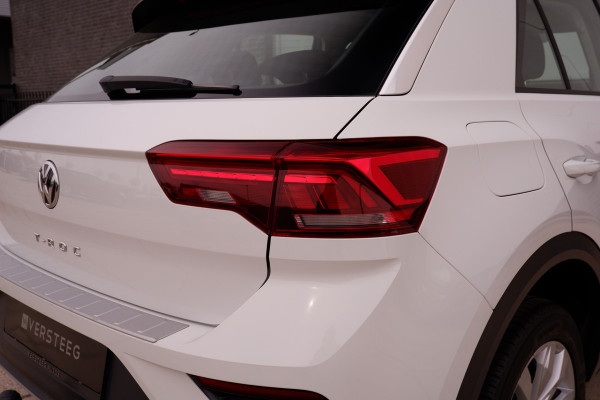 Volkswagen T-Roc 1.5 TSI Sport | Pano | Trekhaak | LED | Carplay | Camera | Virtual Cockpit | PDC