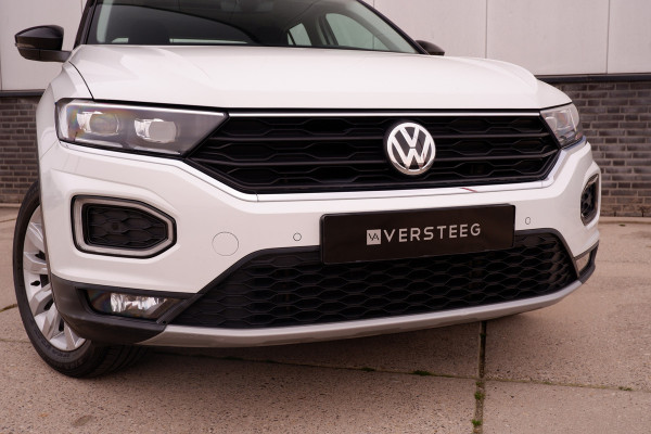 Volkswagen T-Roc 1.5 TSI Sport | Pano | Trekhaak | LED | Carplay | Camera | Virtual Cockpit | PDC