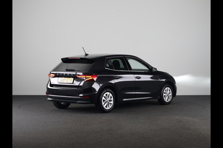 Škoda Fabia 1.0 TSI Business Edition 95pk | Verlengde garantie | Climatronic | Navigatie via App | Verwarmbare voorstoelen | Parkeersensoren voor en achter