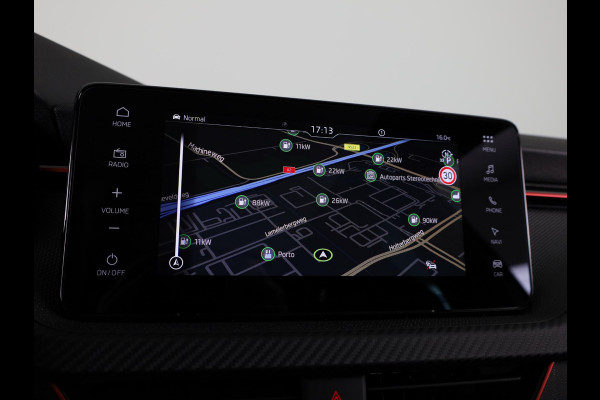 Škoda Kamiq Monte Carlo 1.0 TSI 115 pk 7 versn. DSG | Navigatie Pakket | Travel Assist Plus | Wegklapbare trekhaak | Winter Pakket | Charging | 18 inch lichtmetalen velgen