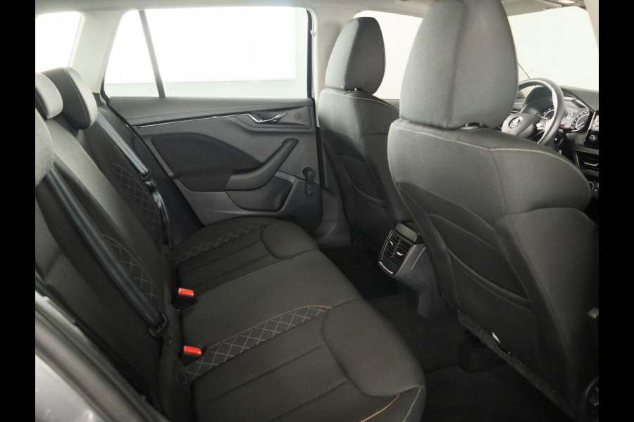 Škoda Kamiq 1.0 TSI Ambition 110 pk Automaat (DSG) | Verlengde garantie || Navigatie via App | Cruise control | LED koplampen | Apple Carplay/Android Auto |