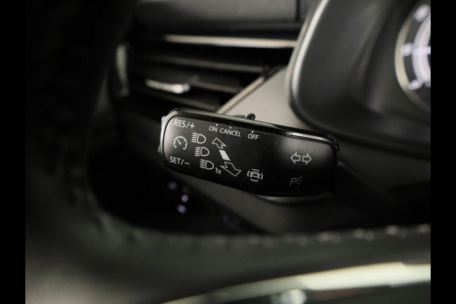Škoda Kamiq 1.0 TSI Ambition 110 pk Automaat (DSG) | Verlengde garantie || Navigatie via App | Cruise control | LED koplampen | Apple Carplay/Android Auto |