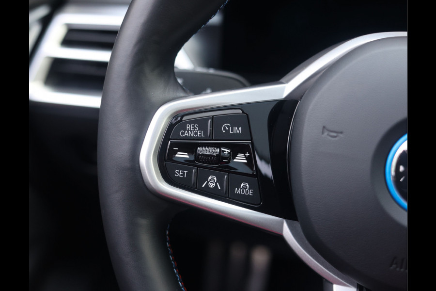BMW i4 M50 84 kWh | Pano - Trekhaak - Harman Kardon