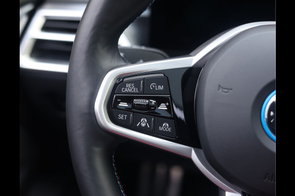 BMW i4 M50 84 kWh | Pano - Trekhaak - Harman Kardon