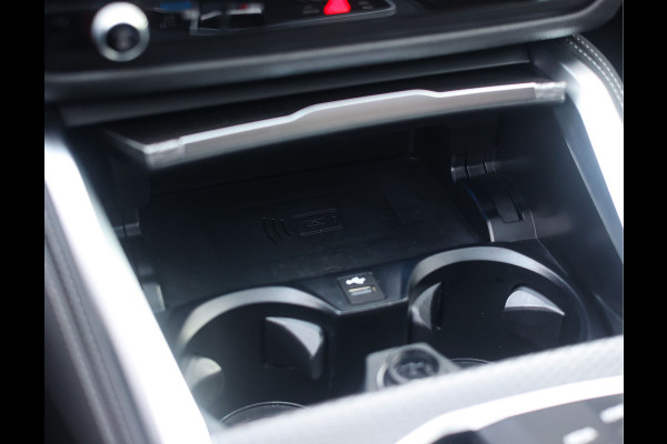 BMW i4 M50 84 kWh | Pano - Trekhaak - Harman Kardon