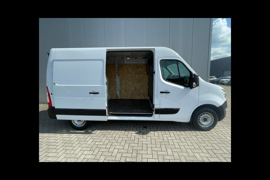 Nissan Interstar 2.3 dCi L2H2 Acenta