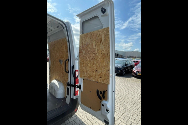 Nissan Interstar 2.3 dCi L2H2 Acenta