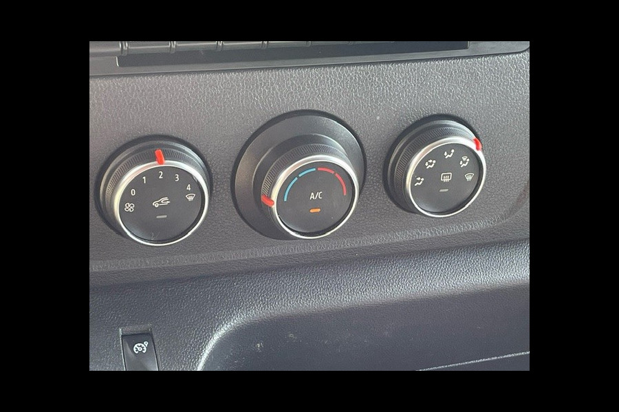 Nissan Interstar 2.3 dCi L2H2 Acenta