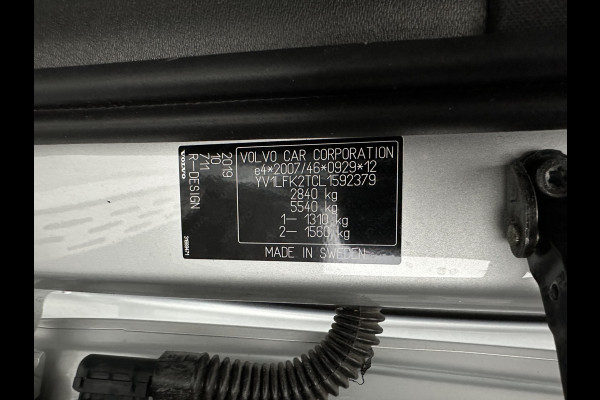 Volvo XC90 2.0 B5 AWD Inscription R-Design Intro Edition [7-Pers.] Aut. *PANO | LEATHER-ALCANTARA | FULL-LED | MEMORY-PACK | BOWERS&WILKINS | BLINDSPOT | KEYLESS | DIGI-COCKPIT | NAVI-FULLMAP | PRIVACYGLASS | HEATED-SPORTSEATS | TOWBAR | 20''ALU*