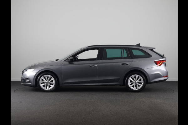 Škoda Octavia Combi 1.5 e-TSI Sport Business 150pk DSG | Parkeersensoren voor en achter | Navigatie | Sportstoelen |