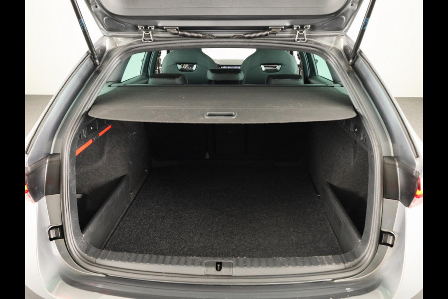 Škoda Octavia Combi 1.5 e-TSI Sport Business 150pk DSG | Parkeersensoren voor en achter | Navigatie | Sportstoelen |