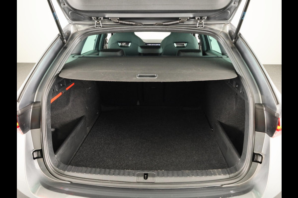 Škoda Octavia Combi 1.5 e-TSI Sport Business 150pk DSG | Parkeersensoren voor en achter | Navigatie | Sportstoelen |