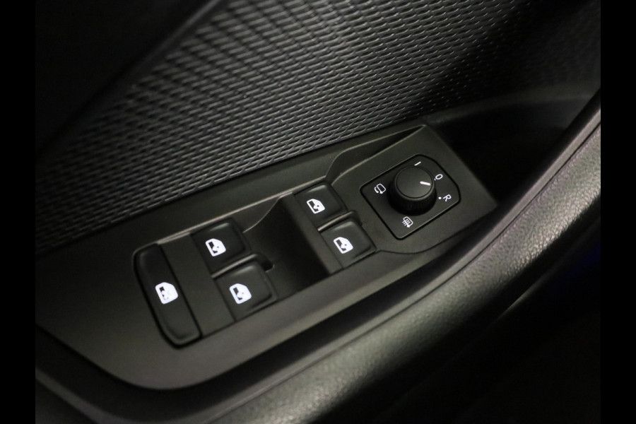 Škoda Octavia Combi 1.5 e-TSI Sport Business 150pk DSG | Parkeersensoren voor en achter | Navigatie | Sportstoelen |