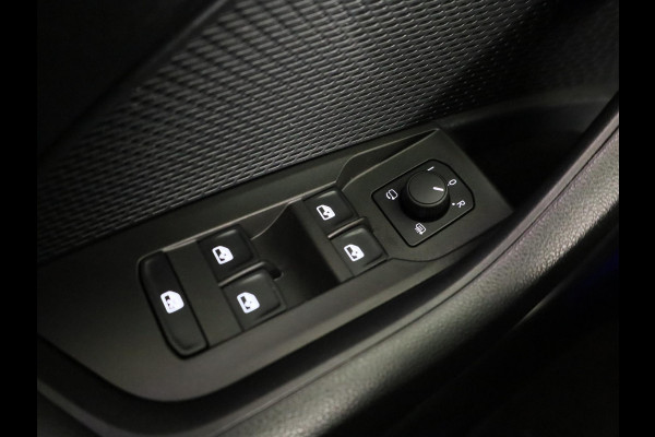 Škoda Octavia Combi 1.5 e-TSI Sport Business 150pk DSG | Parkeersensoren voor en achter | Navigatie | Sportstoelen |