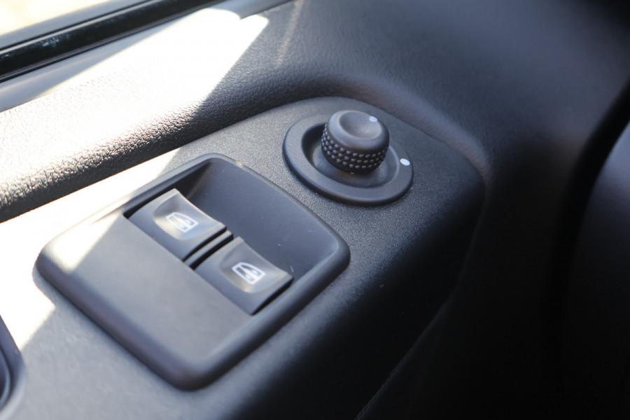 Renault Trafic 2.0 dCi 120pk L1 H1 2x Schuifdeur Imperiaal