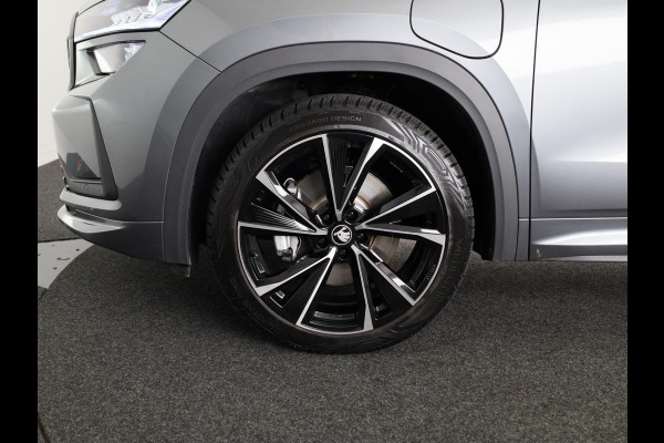 Škoda Kodiaq 1.5 TSI PHEV Sportline Business 204pk | 20 inch | Trekhaak | Panoramadak | Winter pakket |  Blind Spot | Adaptive Cruise | Stoelverwarming | Camera | Light & View