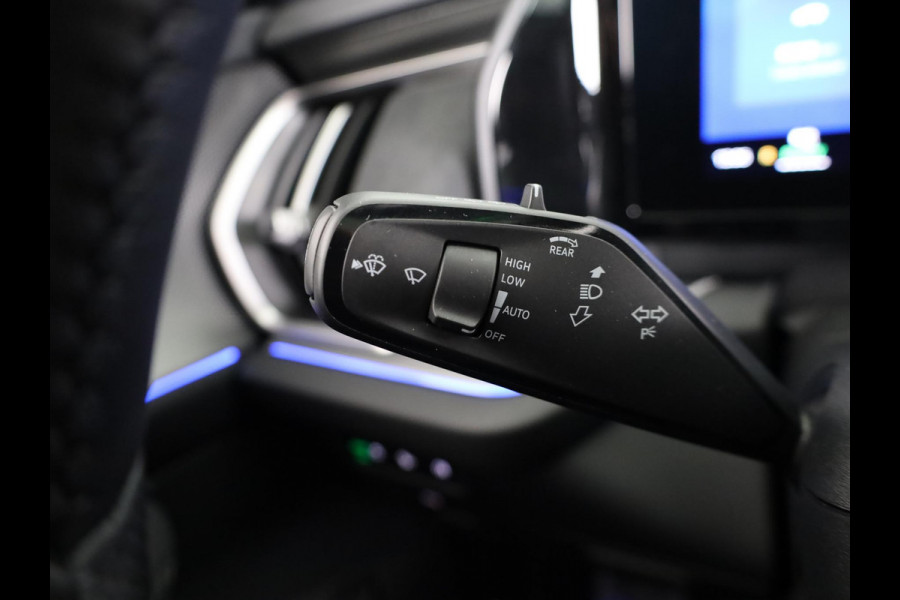 Škoda Kodiaq 1.5 TSI PHEV Sportline Business 204pk | 20 inch | Trekhaak | Panoramadak | Winter pakket |  Blind Spot | Adaptive Cruise | Stoelverwarming | Camera | Light & View