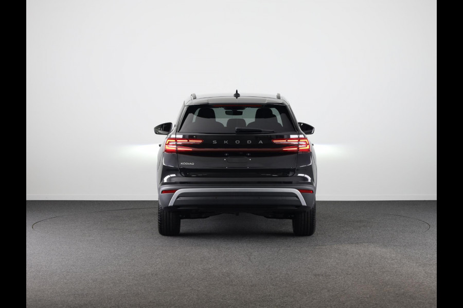 Škoda Kodiaq Business Edition m-HEV 1.5 TSI 150pk 7 versn. DSG | Trekhaak | Comfort Pakket | Dynamic Chassis Control | Winter Pakket | Parkeer pakket | 18 inch lichtmetalen velgen | Ligh & View