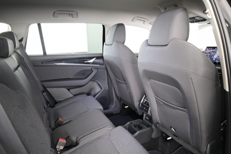 Škoda Kodiaq Business Edition m-HEV 1.5 TSI 150pk 7 versn. DSG | Trekhaak | Comfort Pakket | Dynamic Chassis Control | Winter Pakket | Parkeer pakket | 18 inch lichtmetalen velgen | Ligh & View