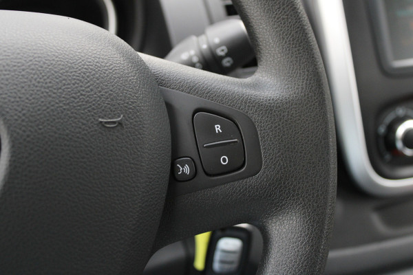 Renault Trafic Passenger 2.0 dCi 120 Grand Life 120pk 9 Zits - Prijs excl. BTW - Airco - Cruise - LED - Navi - Bluetooth - Rijklaar