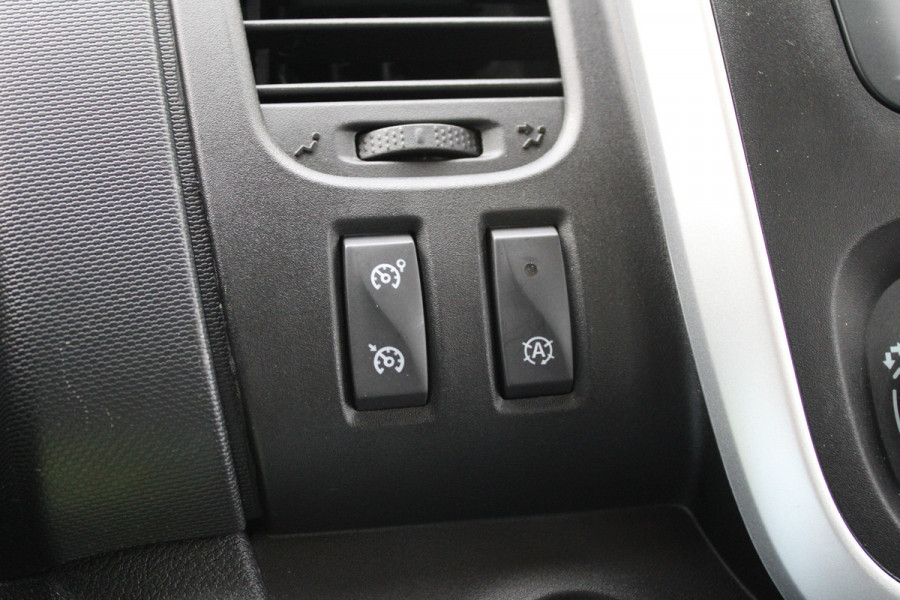 Renault Trafic Passenger 2.0 dCi 120 Grand Life 120pk 9 Zits - Prijs incl. BTW - Airco - Cruise - LED - Navi - Bluetooth - Rijklaar