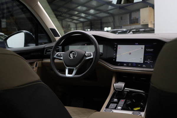 Volkswagen Touareg 3.0 TDI 286 PK Atmosphere R-Line, Luchtvering, Trekhaak, Panoramadak, Adap. Cruise Control