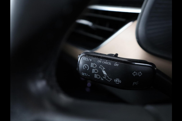 Škoda SCALA 1.0 TSI Business Edition 116pk | Panoramadak | Apple Carplay | Verwarmbare voorstoelen | Climatronic