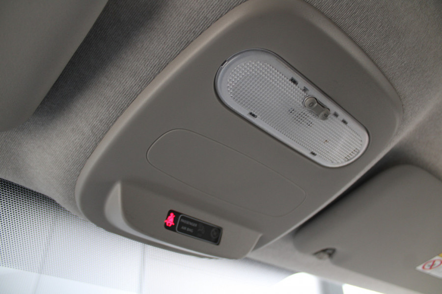 Renault Trafic Passenger 2.0 dCi 120 Grand Life 120pk 9 Zits - Prijs excl. BTW - Airco - Cruise - LED - Navi - Bluetooth - Rijklaar