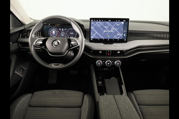 Škoda Superb Combi Business Edition 1.5 MHEV 150pk DSG-7 | Navigatie | Parkeercamera | Verwarmbare voorstoelen en achterbank | 18 inch Lichtmetalen velgen | Verlengde garantie